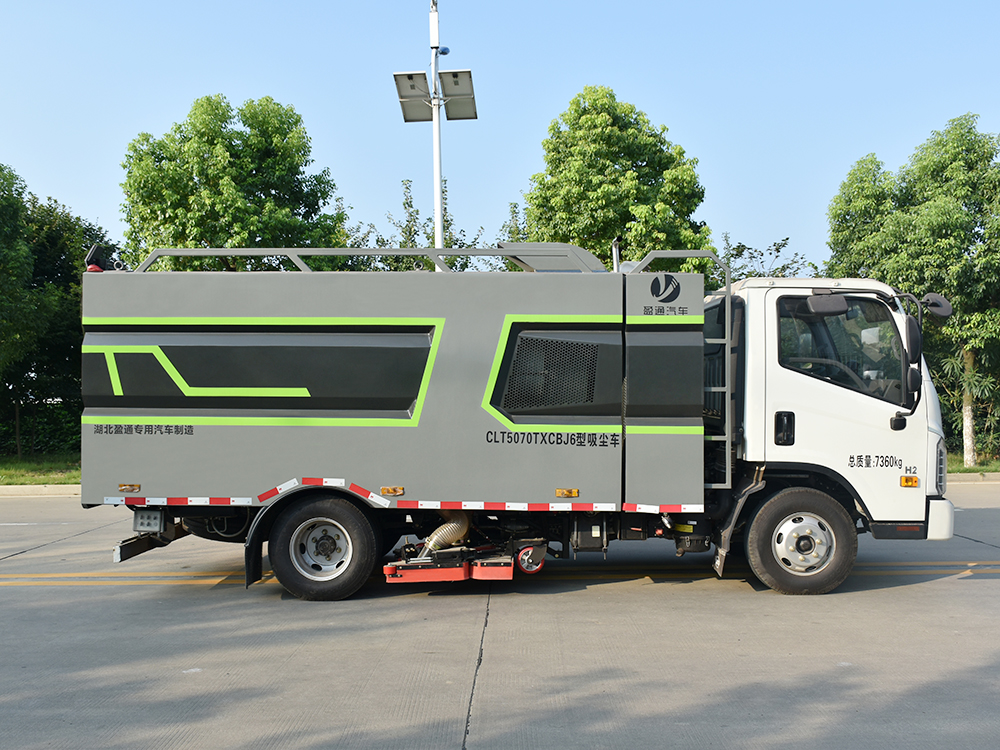 CLT5070TXCBJ6型吸尘车