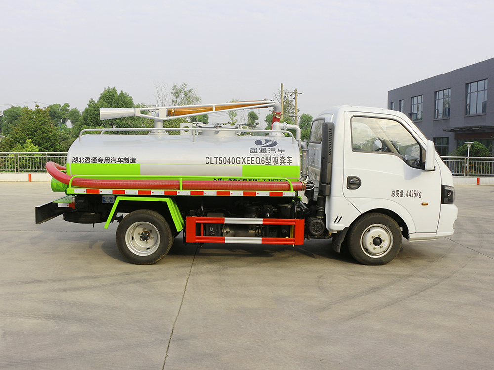 CLT5040GXEEQ6型吸粪车