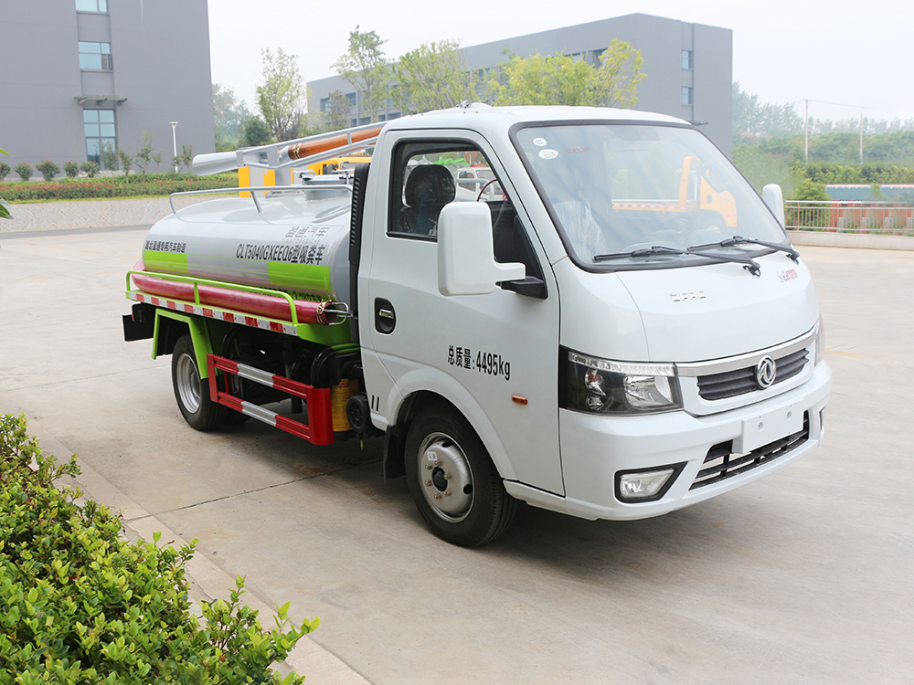 CLT5040GXEEQ6型吸粪车